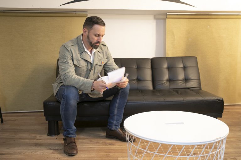 La burda treta de Vox para hacer creer que doblegan a Twitter