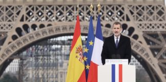 Felipe de Borbón se aprovecha del virus para intentar lavar su imagen