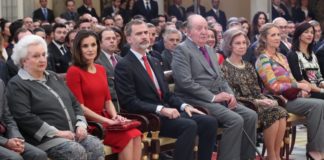 La derecha mediática abandona a los Borbones