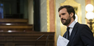 Los mensajes que inhabilitan a Casado para ejercer la política