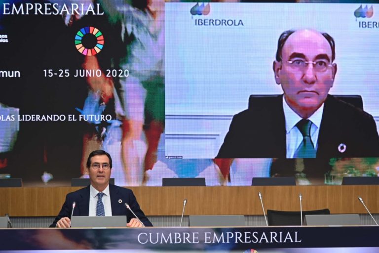 La patronal indica el camino a la dirigencia política