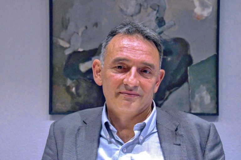 El PCE hace el ridículo pidiendo “paguita”