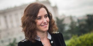 ¿Cuánto va a costar la campaña de apoyo a Ayuso en medios de derechas a los madrileños?