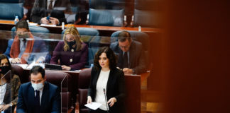 El minuto de Ayuso que demuestra que el PP ni liberal, ni constitucionalista