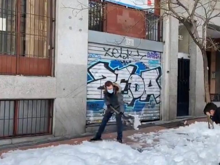 Políticos con pala y con mucha cara