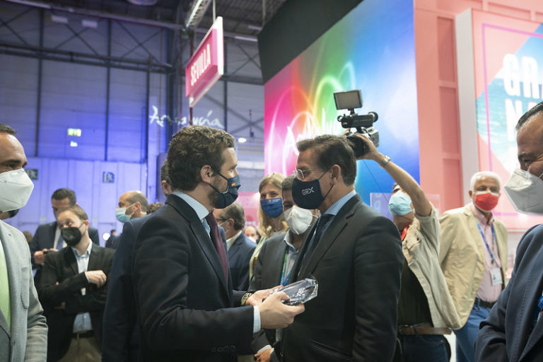No se rían: Casado dice que sabe mucho de algo