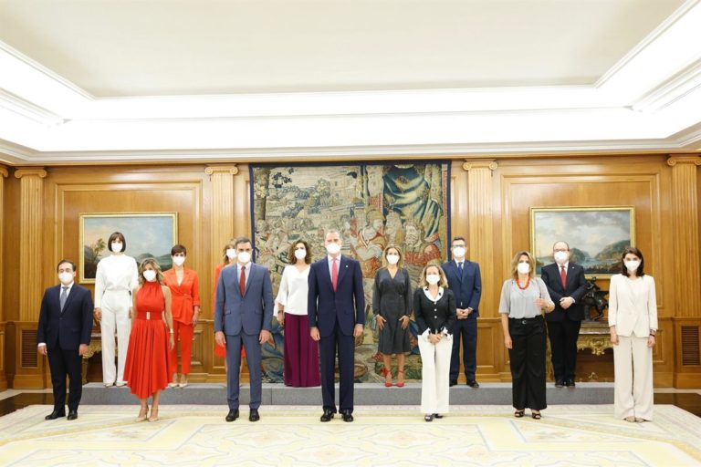 Sánchez se queda sin escudo protector