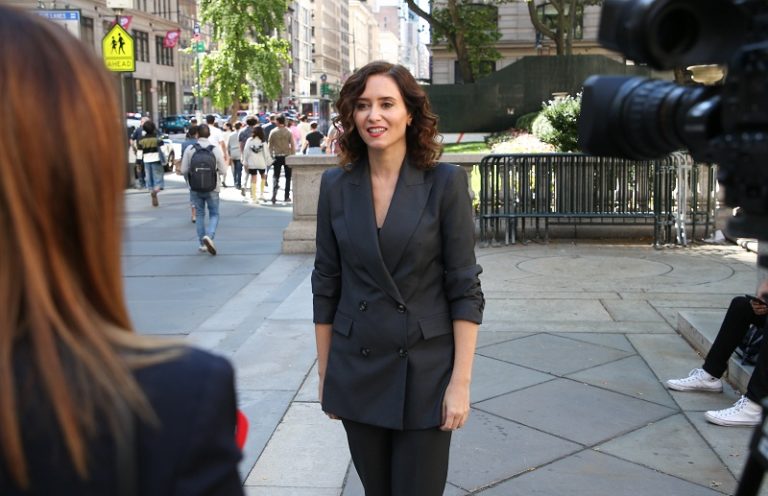 ¿Cuánto dinero gasta Ayuso para que el PP baje en las encuestas?