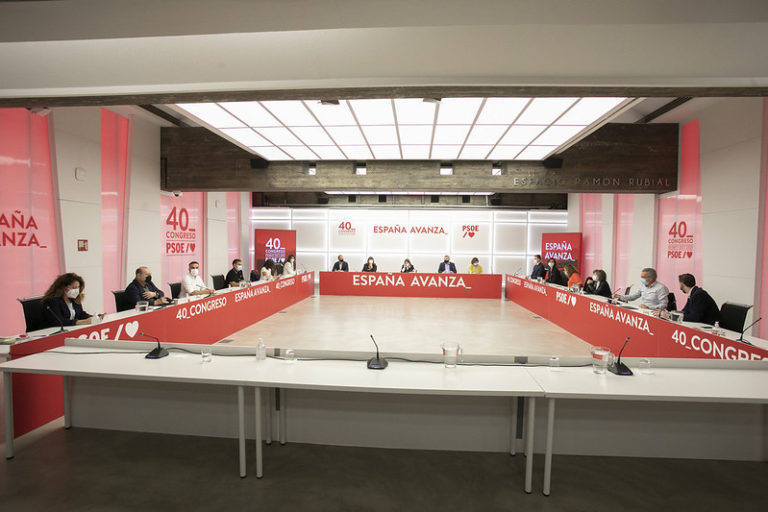 Las primarias del PSOE son una estafa democrática a la militancia