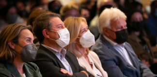 Page va con la chorra por fuera