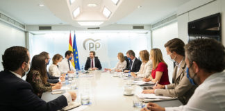 Guerra civil a navajazos en el PP