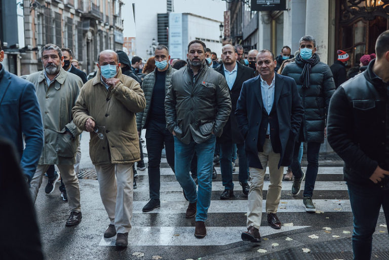 Vox le come los tobillos al PP y no por la pelea interna