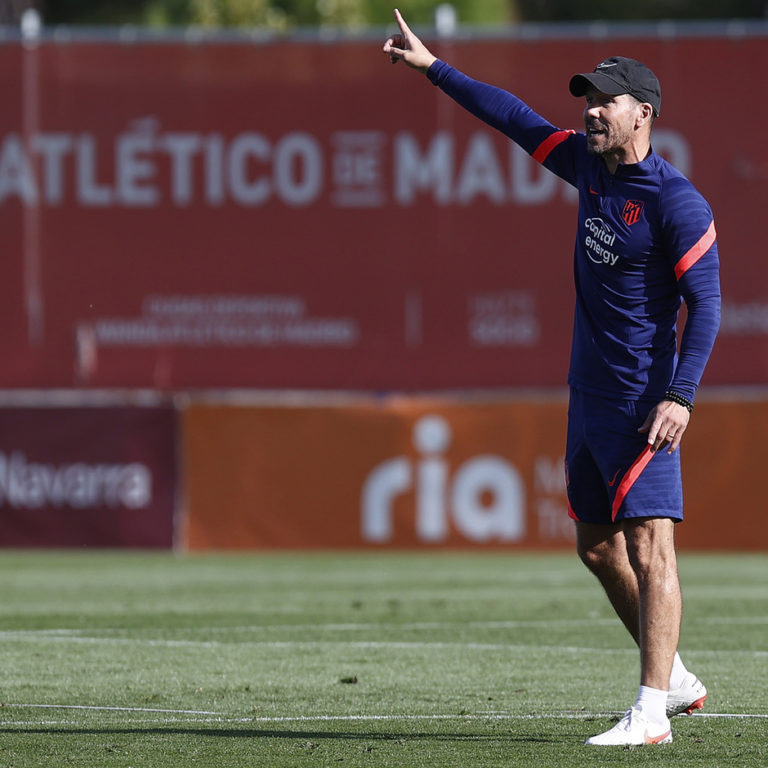 Simeone comunica a Gil que abandona el Atleti