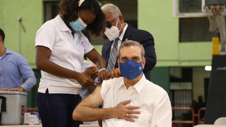 El Plan de Vacunación de Abinader coloca a República Dominicana por encima de Estados Unidos