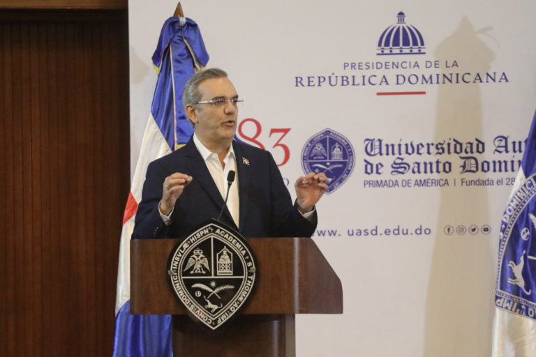 Luis Abinader invertirá sumas millonarias con el fin de conseguir que la Universidad del pueblo (UASD) sea el centro del desarrollo de la Republica Dominicana