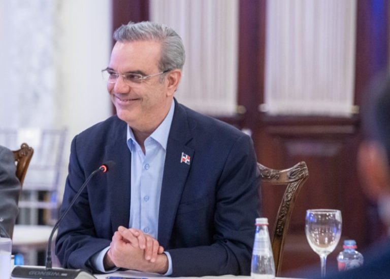 El presidente Abinader recalca su transparencia de gobierno, incluso en cualquier modificación de la Constitución