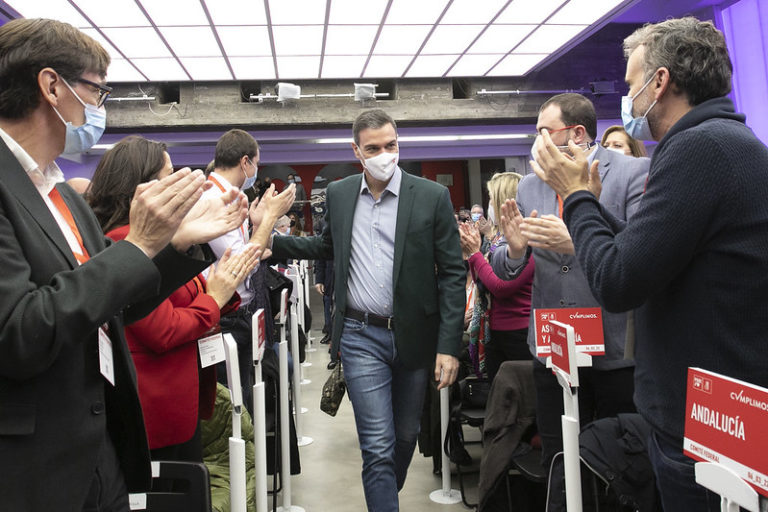 Sánchez duda cuándo adelantar elecciones este año