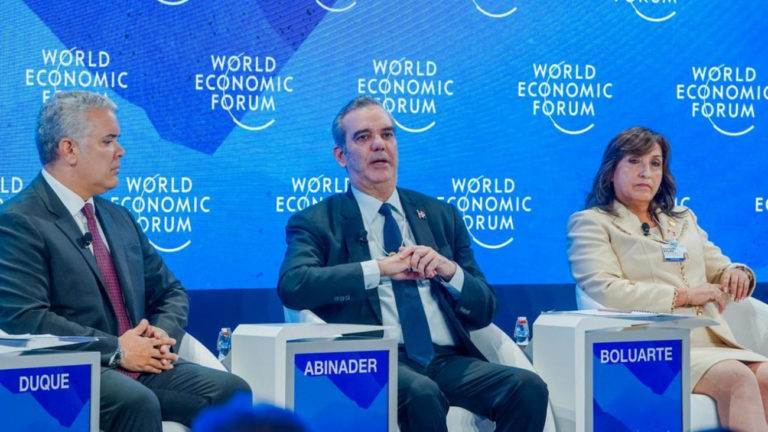 Abinader apuntala la economía de República Dominicana frente a la inestabilidad en Latinoamérica