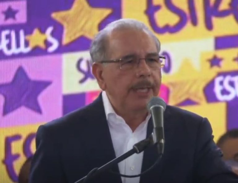 El expresidente Medina cubre sus vergüenzas de gobierno criticando, sin sentido ni razón, al actual gobernante del pueblo dominicano