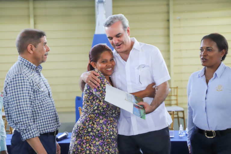Luis Abinader, un presidente que transforma sus promesas en hechos, no en populismo