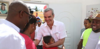 Luis Abinader marca un hito histórico en República Dominicana con la creación del primer Sistema Nacional de Movilidad Escolar Abinader