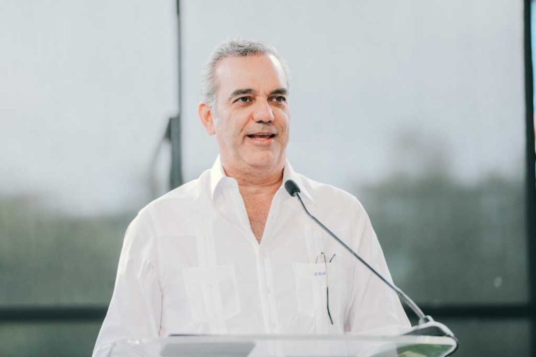 República Dominicana y Luis Abinader en defensa de las ballenas