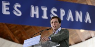 A Martínez Almeida algunos plagios le parecen honorables