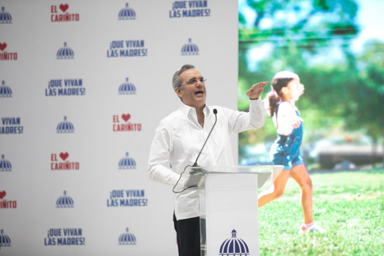 El presidente Abinader trabaja en beneficio de los jóvenes dominicanos de la diáspora en colaboración con el gobierno de los Estados Unidos