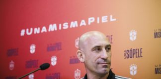 Las disculpas impelen a la dimisión de Rubiales