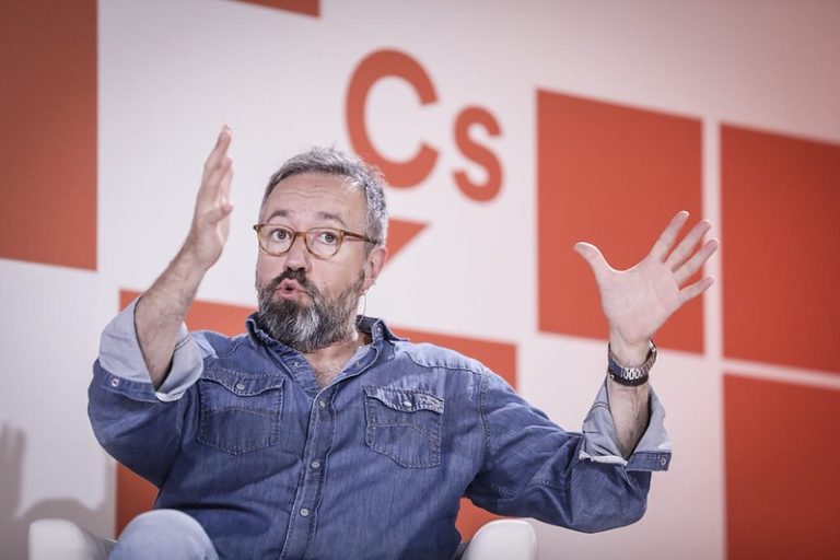 Girauta encuentra al culpable de la situación política: usted