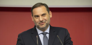 Ábalos no debe dejar el acta