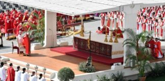 La prensa católica abandona la Semana Santa