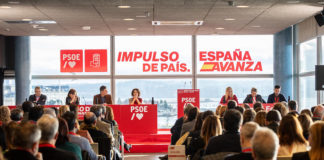 Totalitarismo sanchista en Ferraz