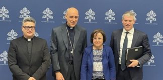 El Vaticano saca los colores a toda la clase política española