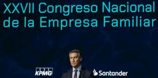 Feijoo ¿lo es o se lo hace?