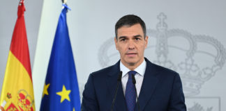 Este hombre es un zote o sumamente malvado