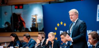 El veto soterrado a los conservadores europeos por los medios españoles