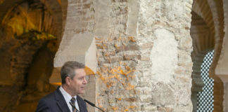 Page recibirá desnudo a Sánchez en Toledo