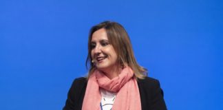 A la alcaldesa de Valencia le explota su propia carta bomba contra Badenas