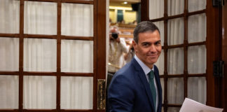 ¡Confirmado! Sánchez piensa que usted, sí usted, es idiota