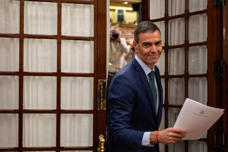 ¡Confirmado! Sánchez piensa que usted, sí usted, es idiota