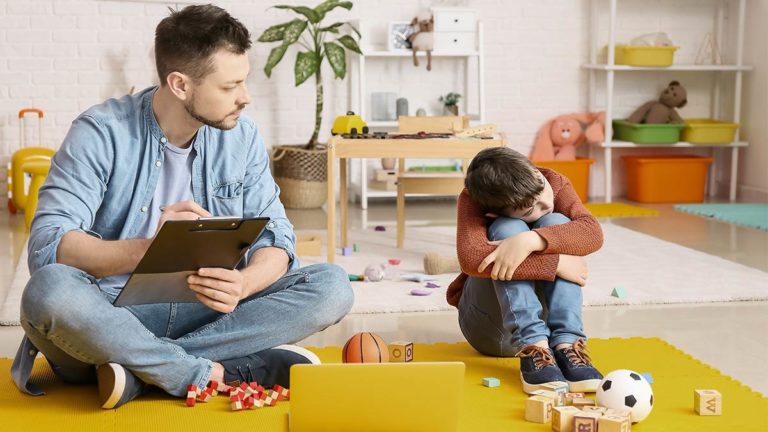 Las dificultades de un chaval autista para estudiar en la Comunidad de Madrid