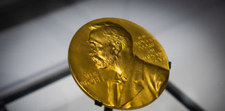 Siguen sin darle el Nobel a Houllebecq